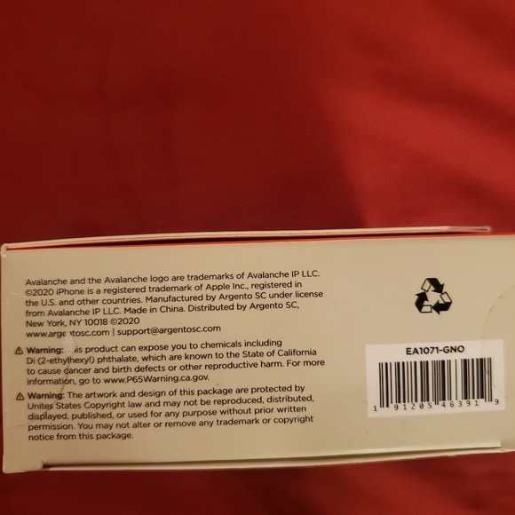 Avalanche case for air pods. Keeps out water and dust, has a clip for carrying - Picture 4 of 6